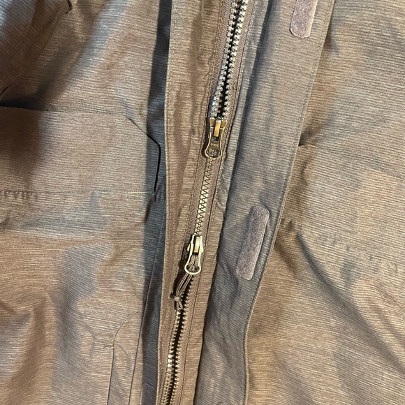 Gently used Columbia 3-in-1 interchange Omni-Tech jacket with plenty of pockets. - Picture 9 of 10